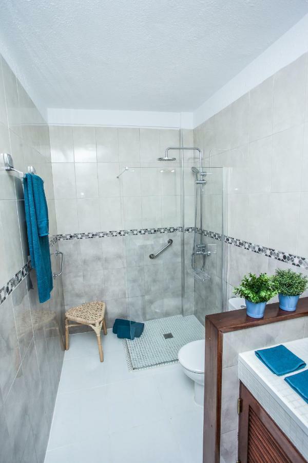 Spectacular Renovated Apartment, 5 Min To Camison Beach, With Aircon Arona  Exterior photo